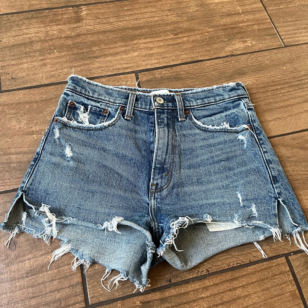 Abercrombie & fitch high rise mom short distressed size 26/2 - Picture 3 of 4